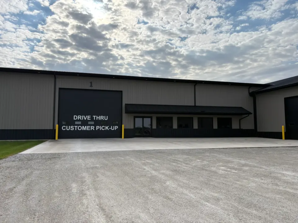 Customer pick up at Wagler Metal Sales