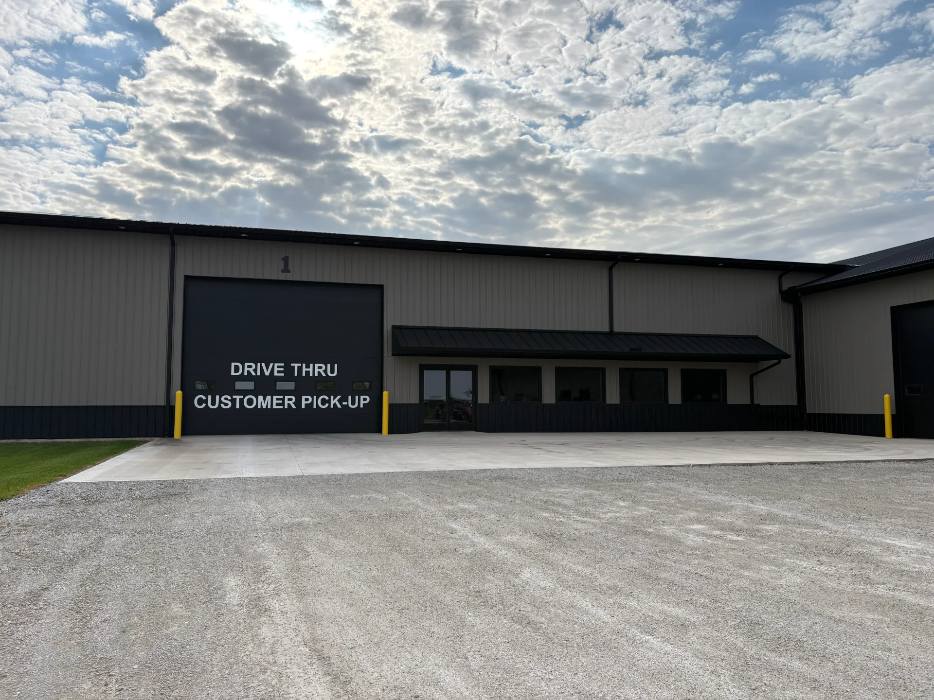 Customer pick up at Wagler Metal Sales