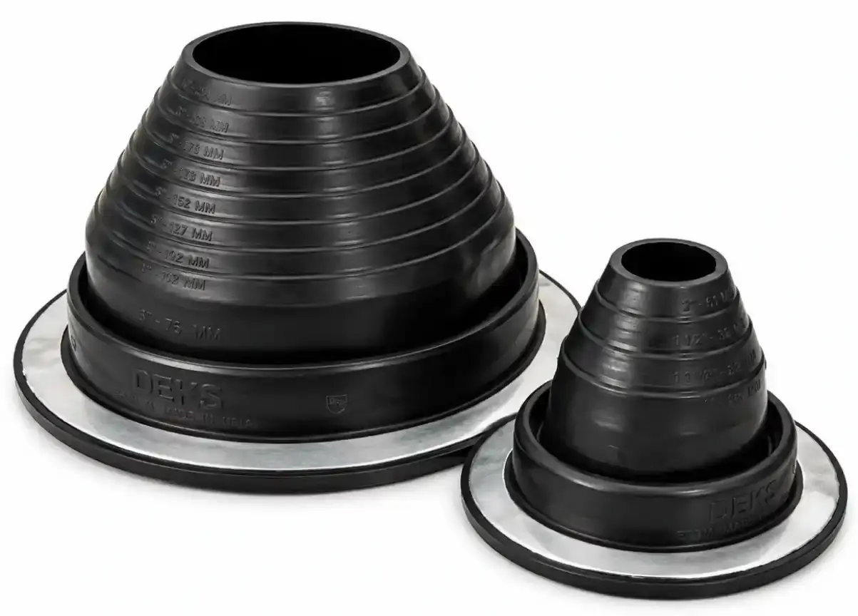 Black rubber regular boot.